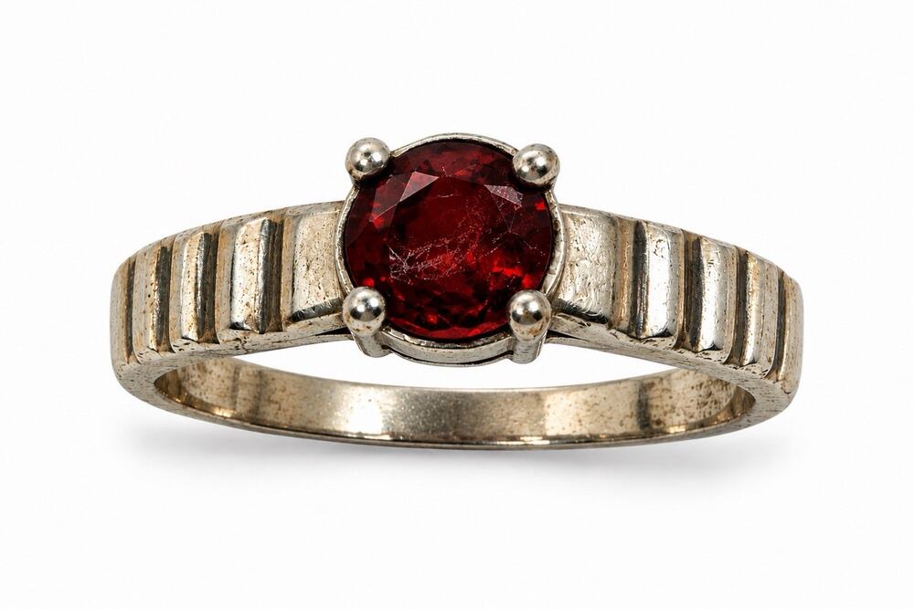 Vintage 925 Sterling Silver Garnet Ring Size 6